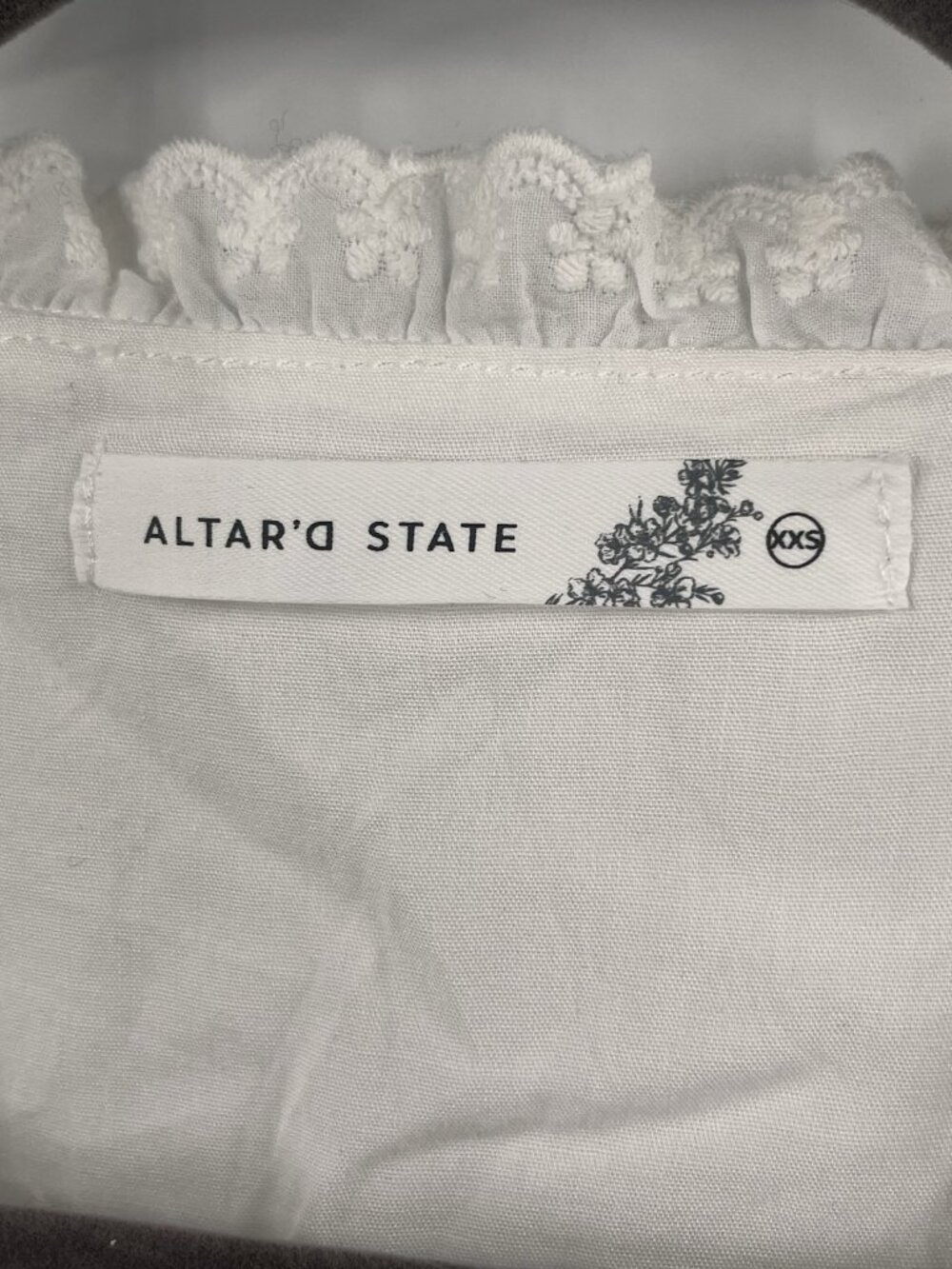ALTAR'D STATE Women's White Sleeveless Floral Embroidered Tie Front Vest XXS - Picture 3 of 5
